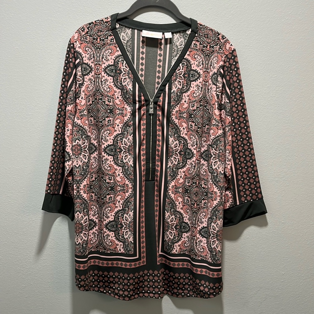 belle by Kim Gravel Size Large pale pink and gray pattern blouse